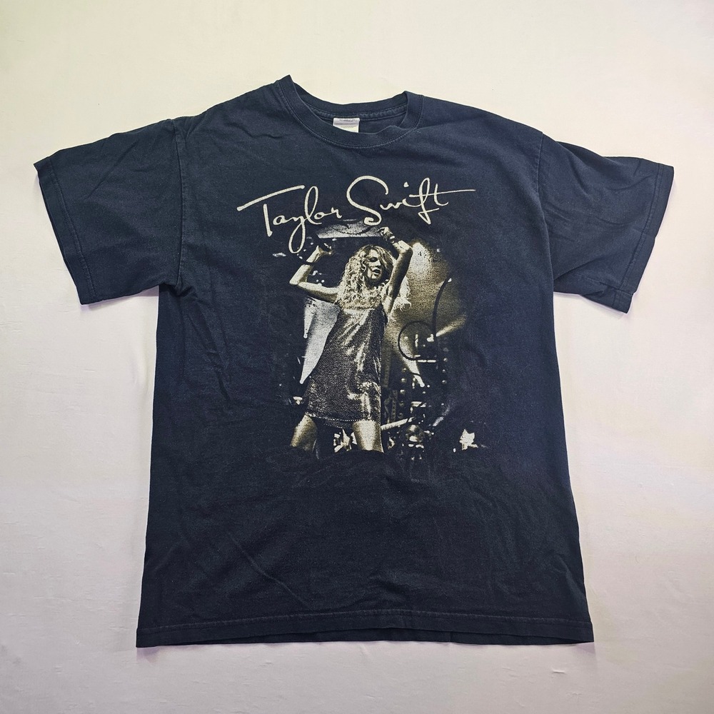 Taylor Swift Fearless Tour T-shirt Black Medium M 0076